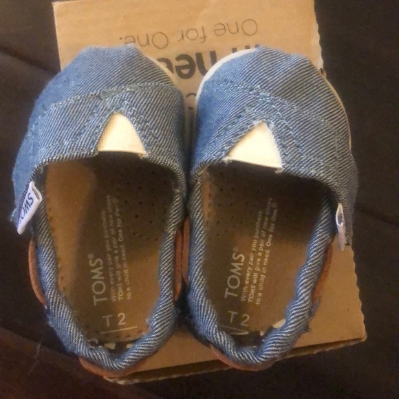 Infant Toms- Practically new! - Picture 3 of 4